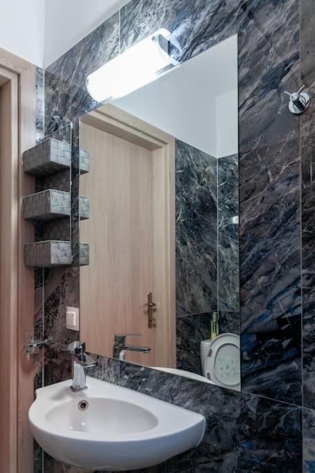 Apartment Marinas