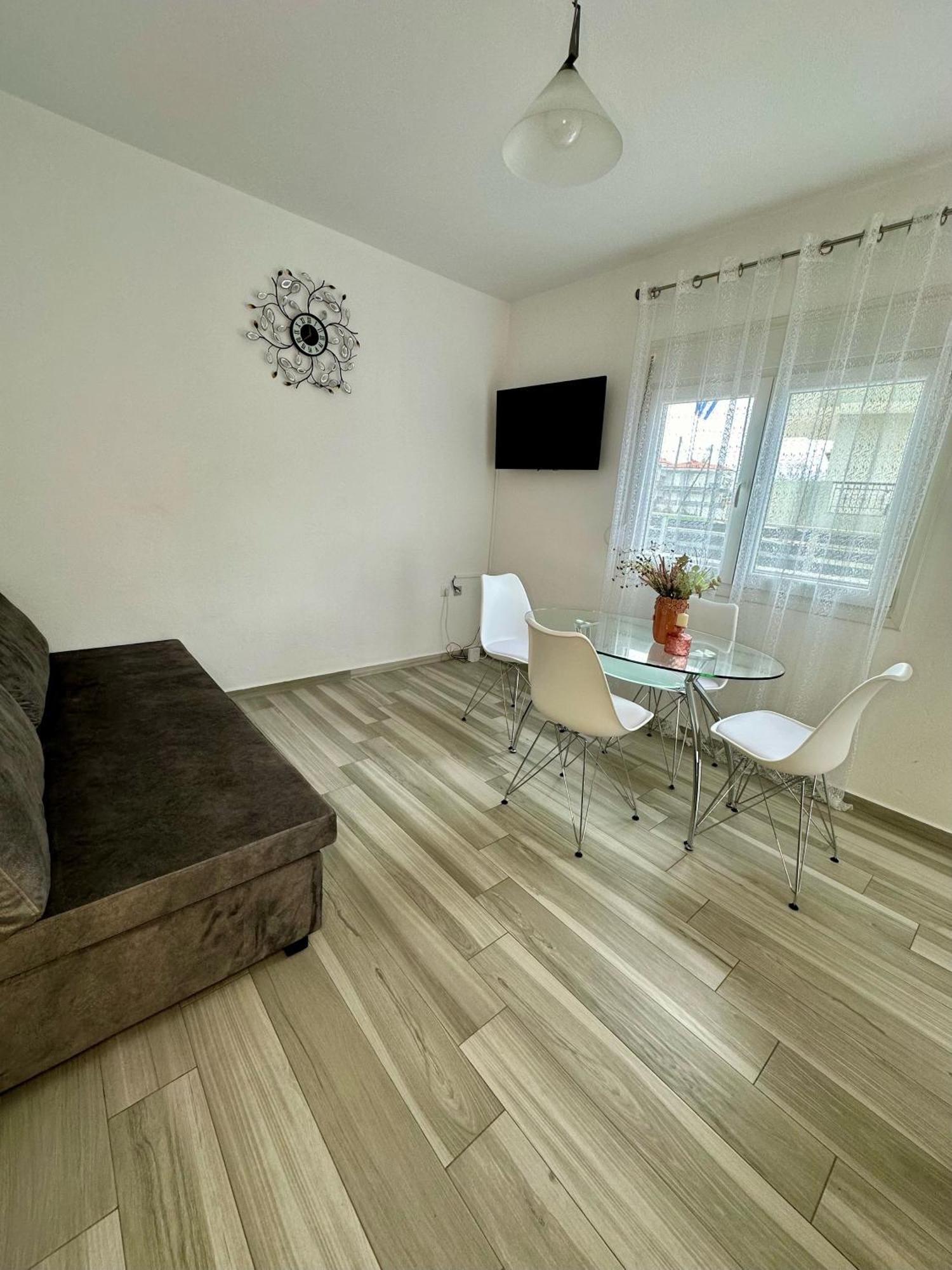Marinas Apartment *